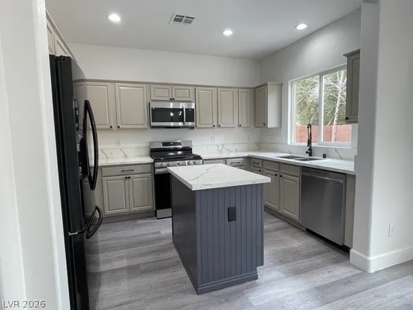 $2,595 | 10609 Kennedy Peak Lane, Las Vegas, NV 89166