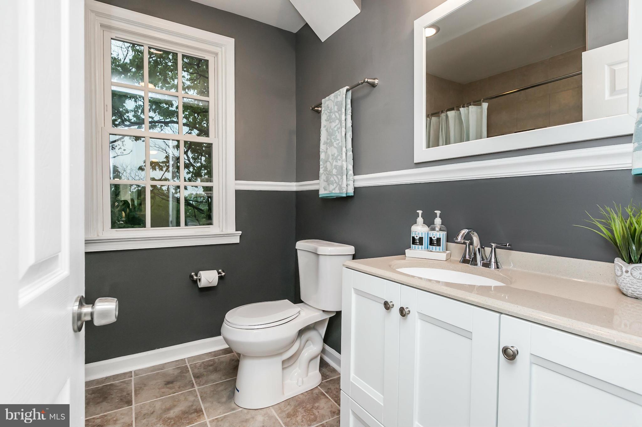 1215 Southview Road Baltimore, MD 21218 - Photo 18 of 30 Bath