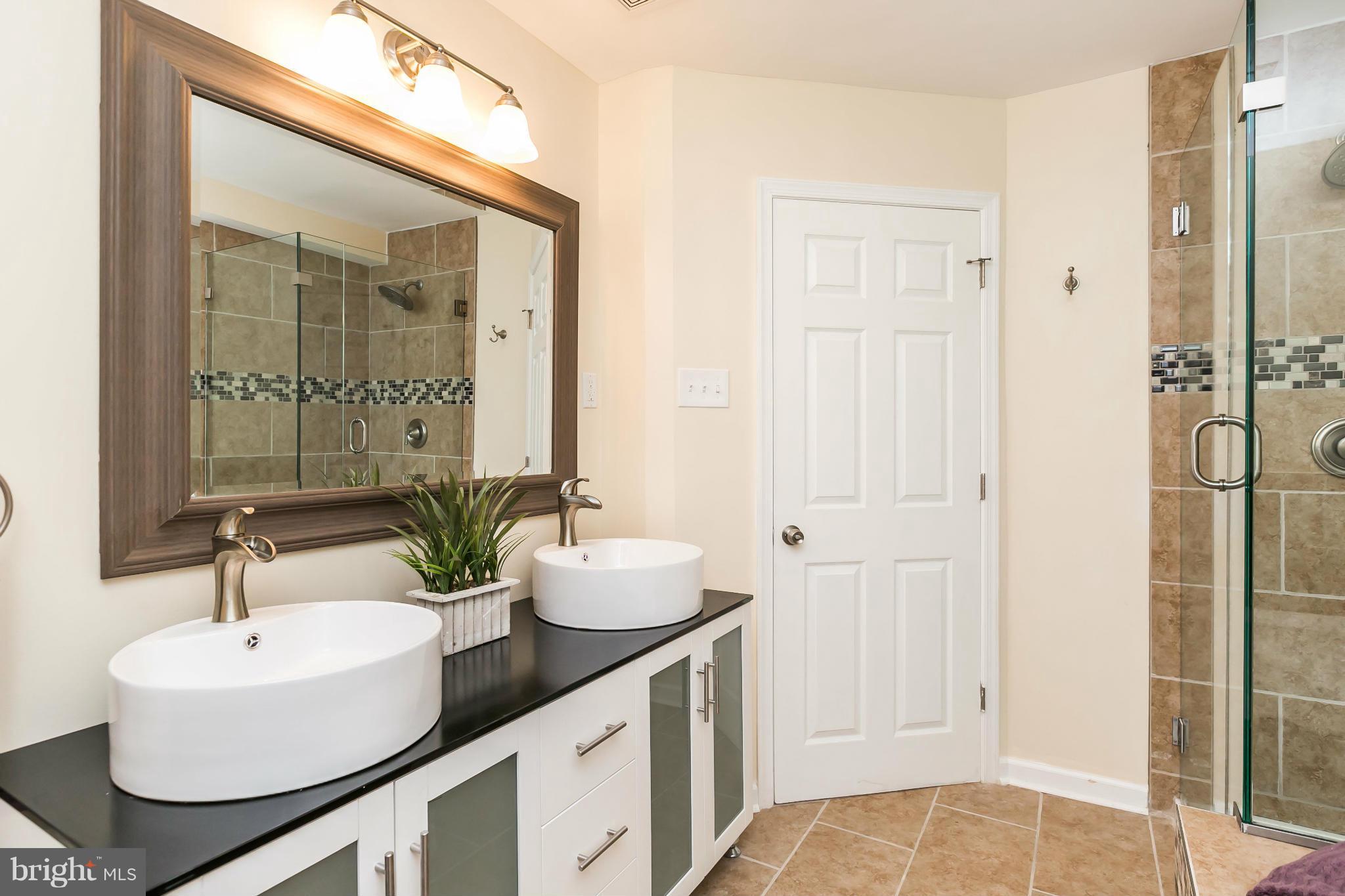 1215 Southview Road Baltimore, MD 21218 - Photo 22 of 30 Bath (Master)
