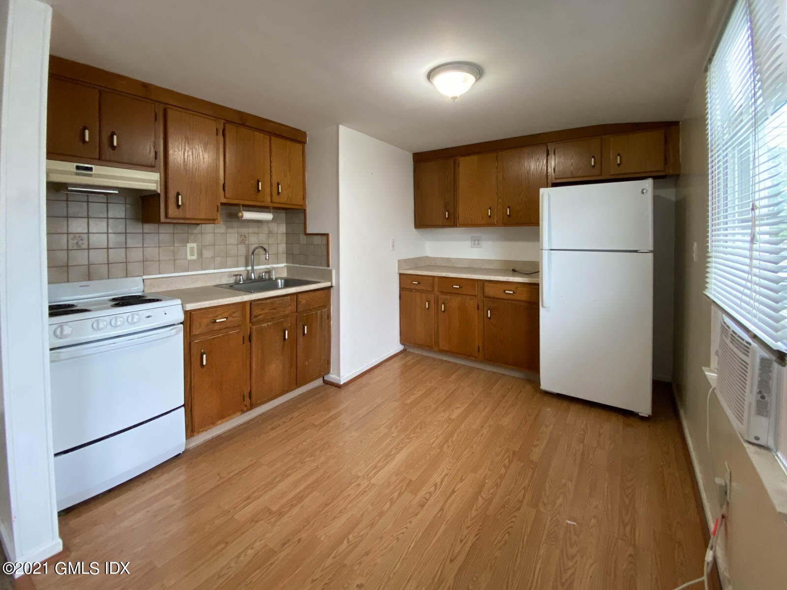 67 Valley Road Cos Cob, CT 06807 - Photo 18 of 31 IMG_4823