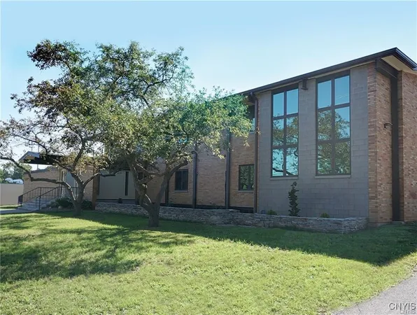 $2,400 | 124-40 Swansea Drive, Unit 2, Syracuse, NY 13206