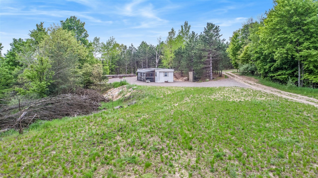 100 West Baseline Road Hart, MI 49420 - Photo 6 of 31