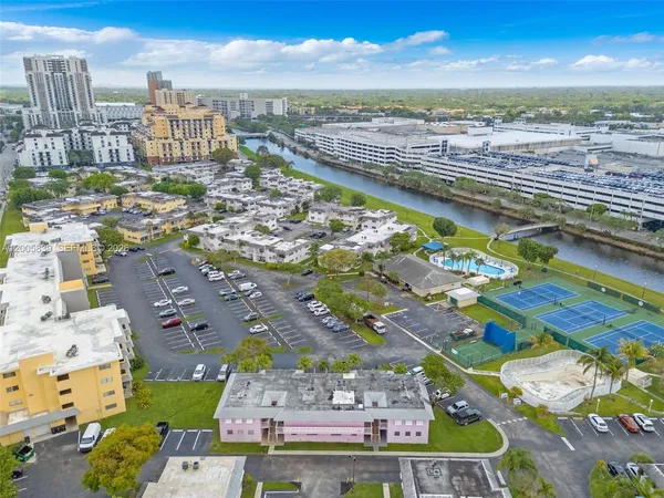 $2,350 | 7560 Southwest 82nd Street, Unit G112, Miami, FL 33143