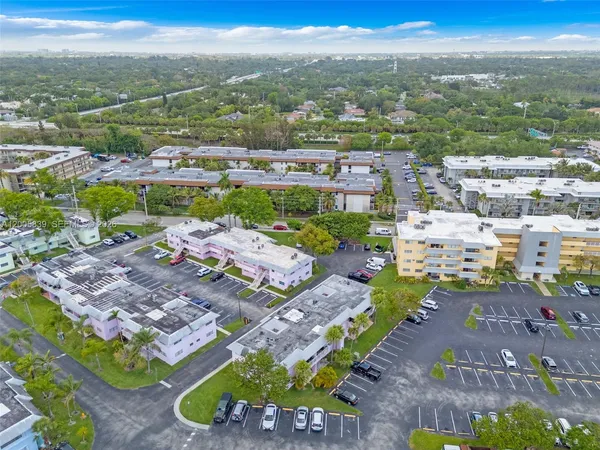 $2,350 | 7560 Southwest 82nd Street, Unit G112, Miami, FL 33143