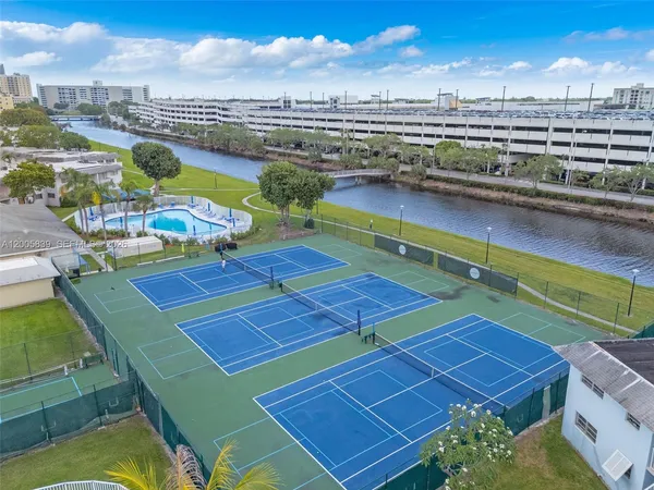 $2,350 | 7560 Southwest 82nd Street, Unit G112, Miami, FL 33143
