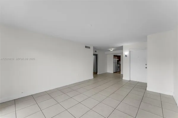 $2,350 | 7560 Southwest 82nd Street, Unit G112, Miami, FL 33143