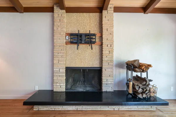 $950,000 | 865 Hallmark Drive, Redding, CA 96001