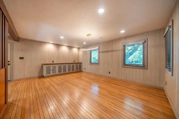 $950,000 | 865 Hallmark Drive, Redding, CA 96001