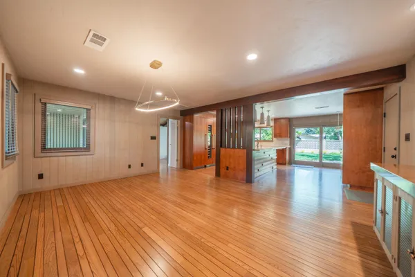 $950,000 | 865 Hallmark Drive, Redding, CA 96001