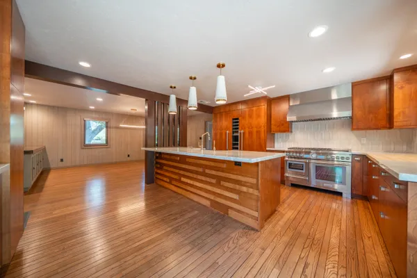 $950,000 | 865 Hallmark Drive, Redding, CA 96001