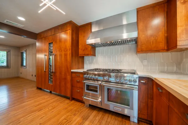 $950,000 | 865 Hallmark Drive, Redding, CA 96001