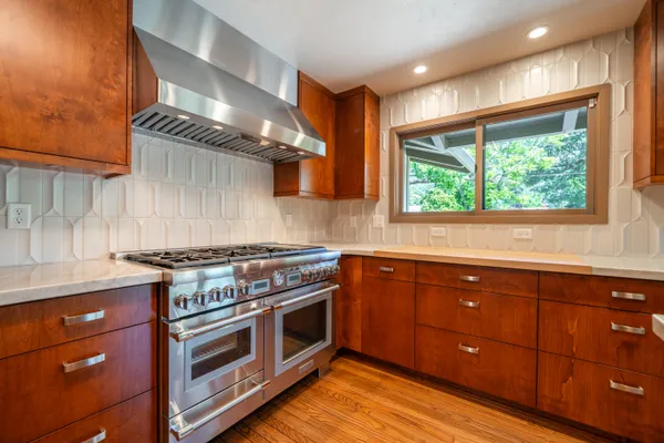 $950,000 | 865 Hallmark Drive, Redding, CA 96001