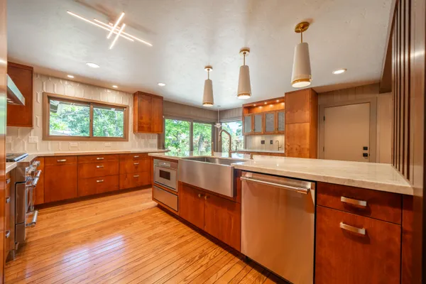 $950,000 | 865 Hallmark Drive, Redding, CA 96001