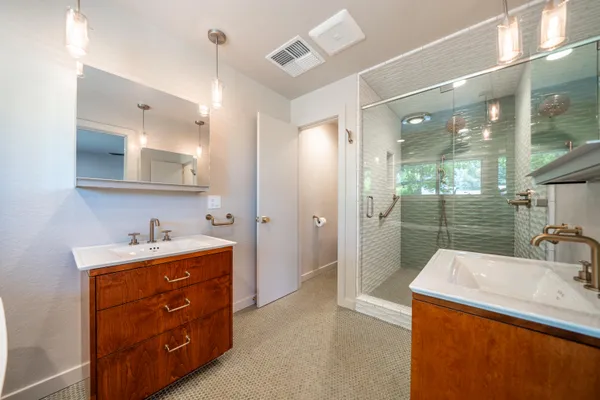 $950,000 | 865 Hallmark Drive, Redding, CA 96001