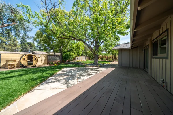$950,000 | 865 Hallmark Drive, Redding, CA 96001