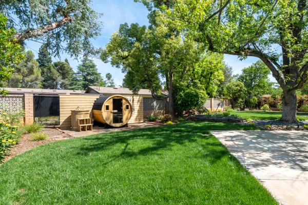 $950,000 | 865 Hallmark Drive, Redding, CA 96001