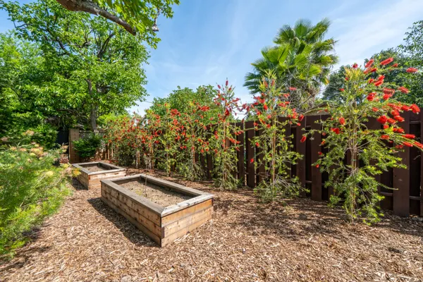 $950,000 | 865 Hallmark Drive, Redding, CA 96001
