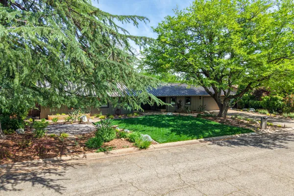 $950,000 | 865 Hallmark Drive, Redding, CA 96001