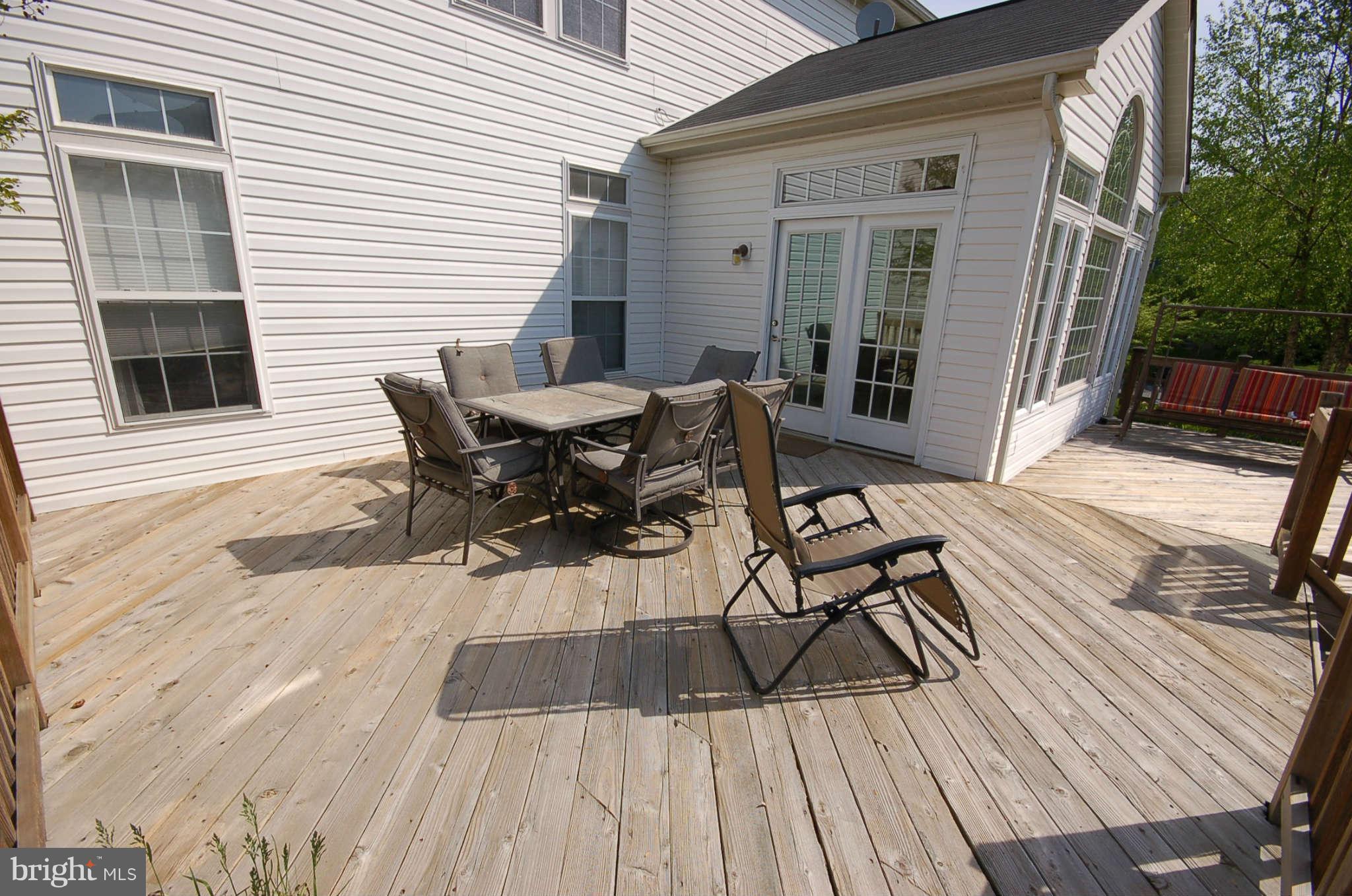 18629 Olney Mill Road Olney, MD 20832 - Photo 24 of 24 Deck
