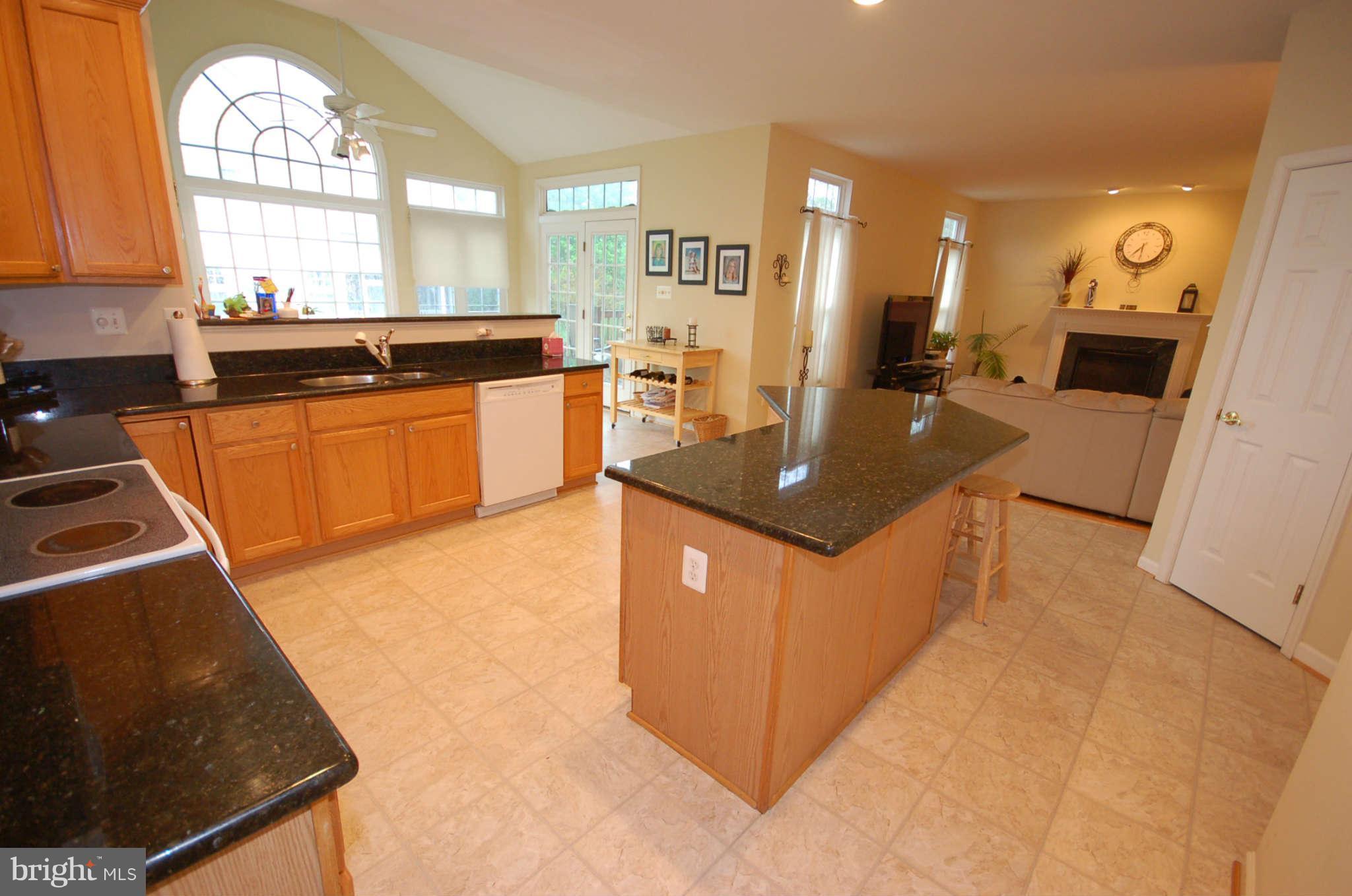 18629 Olney Mill Road Olney, MD 20832 - Photo 4 of 24 Kitchen