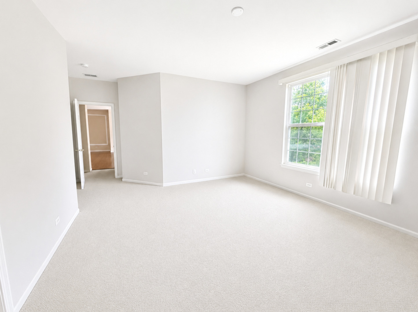 1361 Scarboro Road, Unit 404 Schaumburg, IL 60193 - Photo 8 of 16