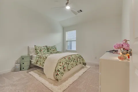 $472,000 | 530 West Cascade Heights Drive, Montgomery, TX 77316