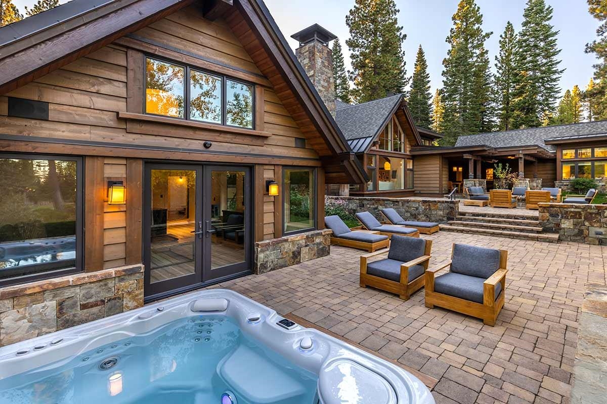 8262 Valhalla Drive Truckee, CA 96161 - Photo 4 of 21