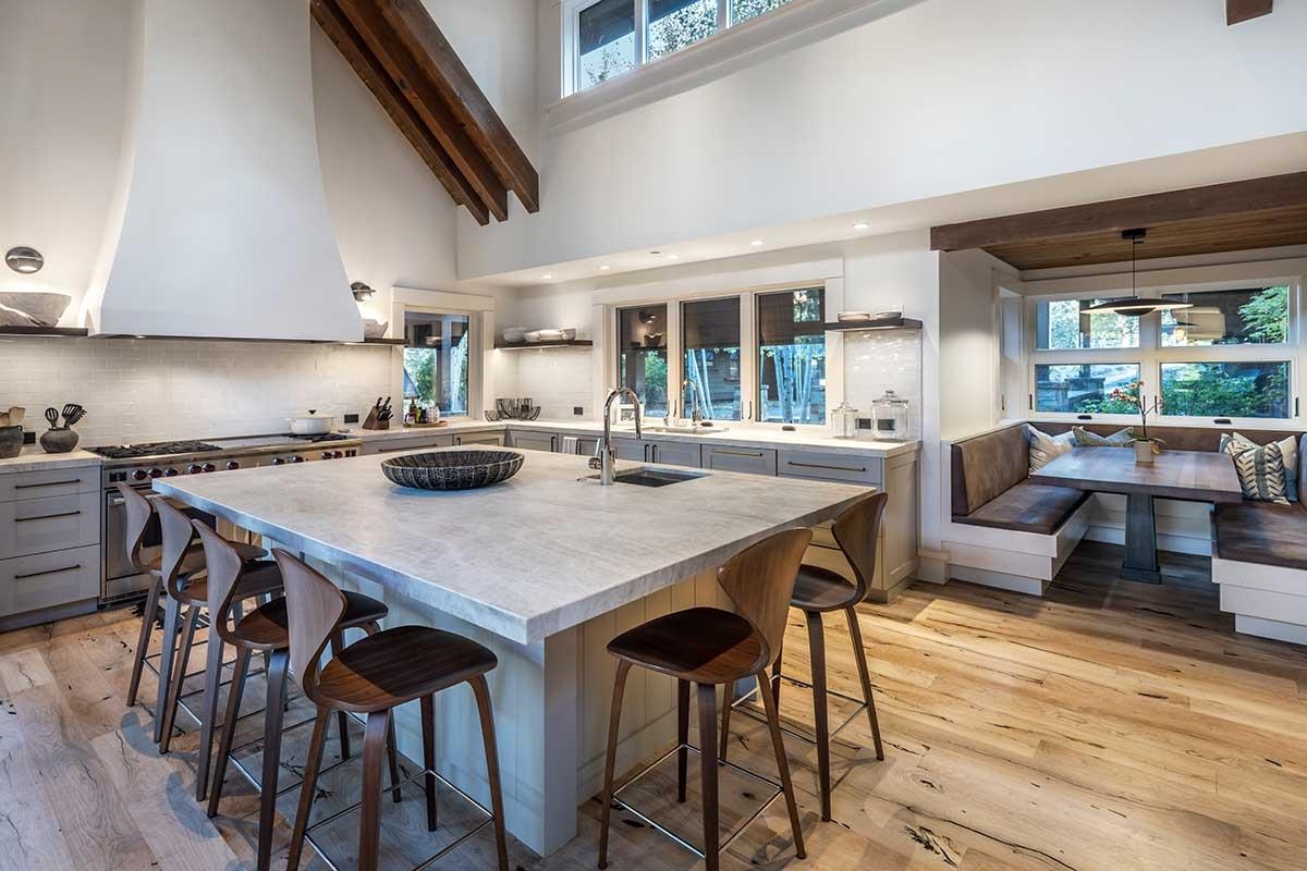 8262 Valhalla Drive Truckee, CA 96161 - Photo 8 of 21 a kitchen with a table and chairs in it