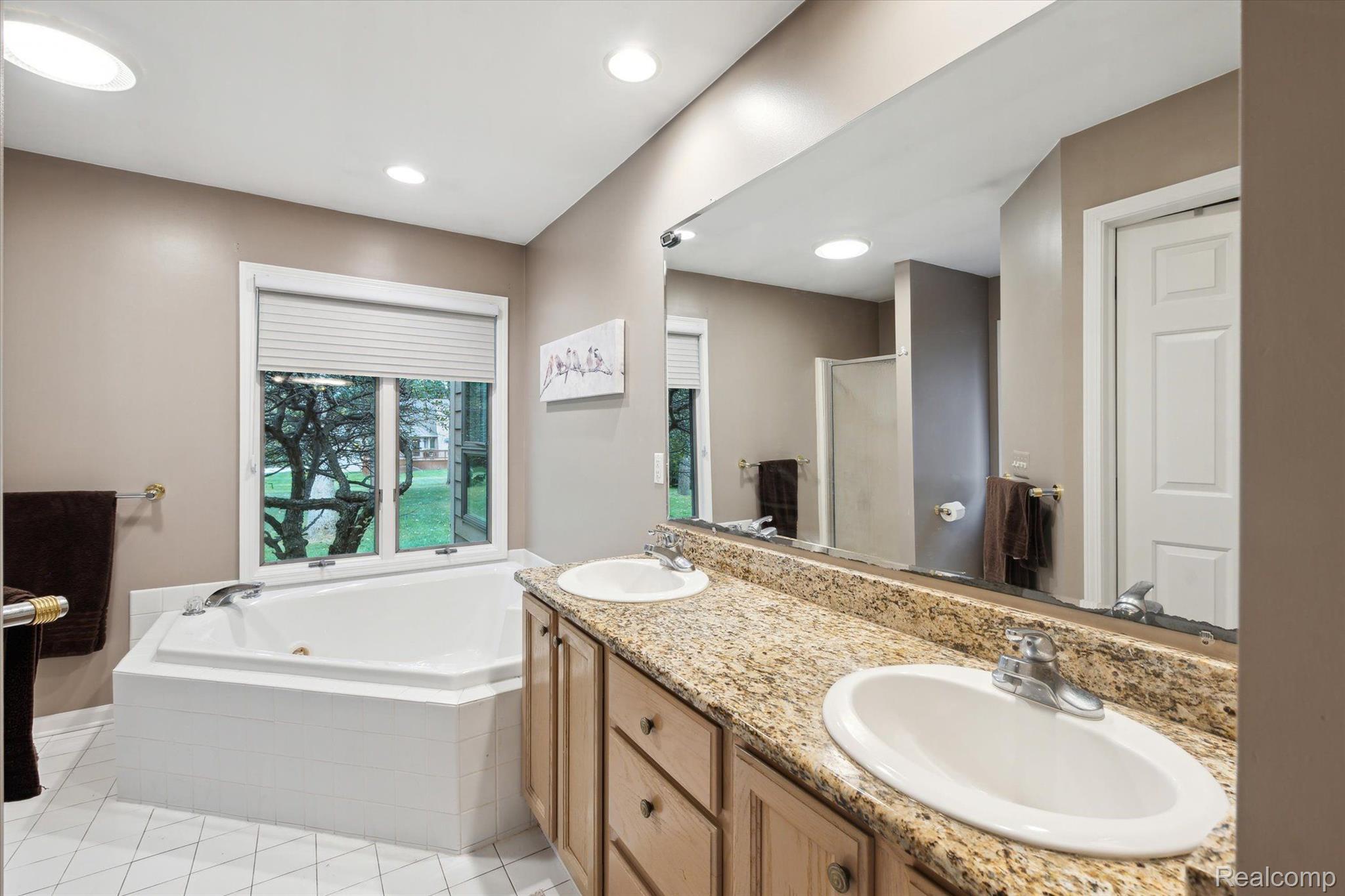 10881 Ridge View Trail Fenton, MI 48430 - Photo 27 of 45 Gallery Image 27