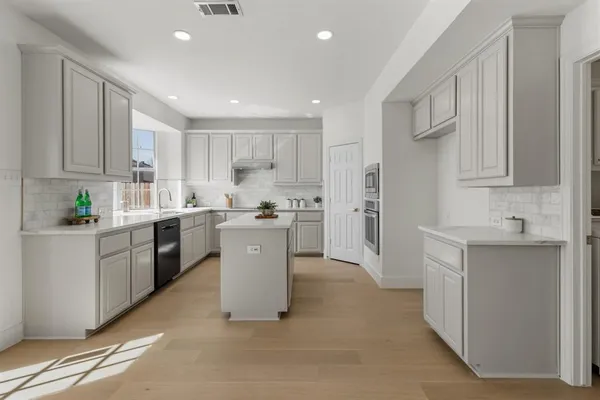 $709,000 | 2724 Edgebrook Court, Keller, TX 76248