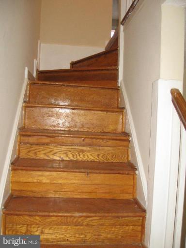 2209 Monticello Road Baltimore, MD 21216 - Photo 14 of 30 a view of entryway