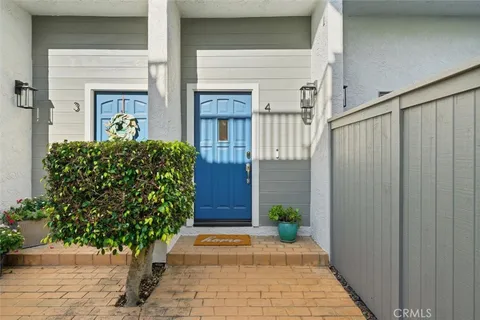 $1,790,000 | 718 South Catalina Avenue, Unit 4, Redondo Beach, CA 90277