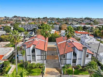 $1,699,000 | 718 South Catalina Avenue, Unit 4, Redondo Beach, CA 90277