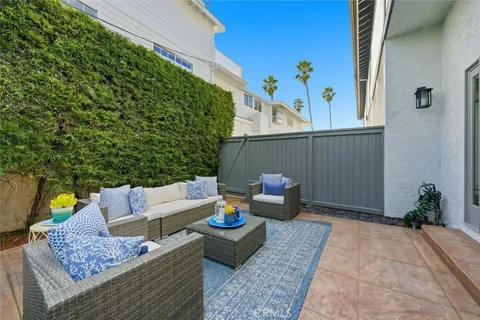 $1,849,000 | 718 South Catalina Avenue, Unit 4, Redondo Beach, CA 90277