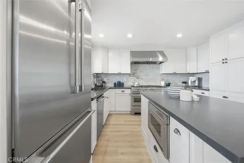 $1,849,000 | 718 South Catalina Avenue, Unit 4, Redondo Beach, CA 90277