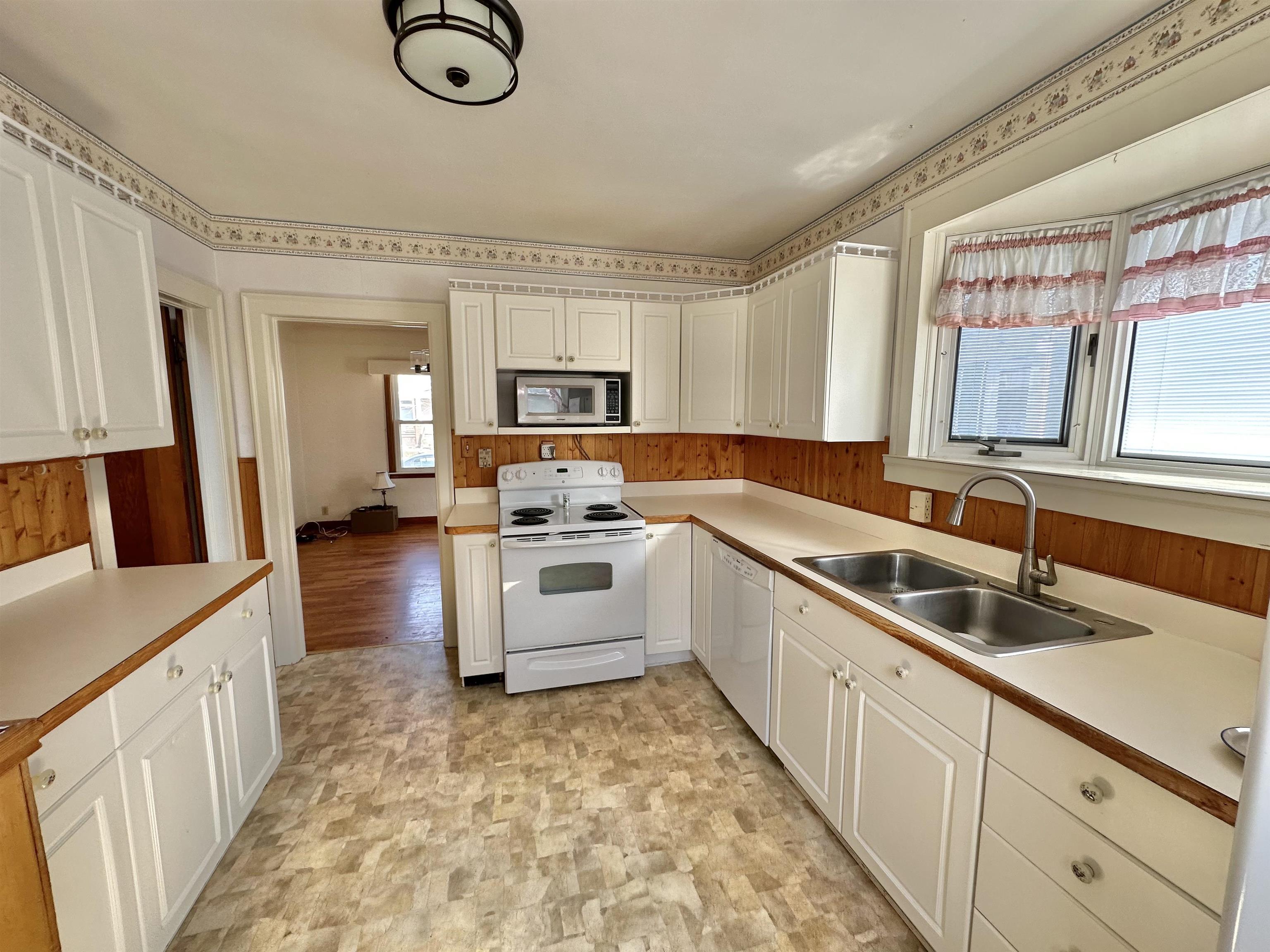 1910 3rd Street Bay City, MI 48708 - Photo 6 of 30 Gallery Image 6