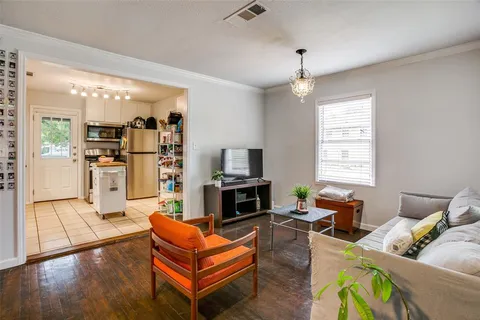 $399,900 | 3244 Sandage Avenue, Fort Worth, TX 76109