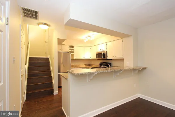 $2,475 | 18112 Windsor Hill Drive, Unit 104A, Olney, MD 20832