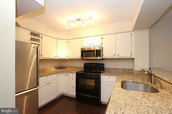 $2,475 | 18112 Windsor Hill Drive, Unit 104A, Olney, MD 20832