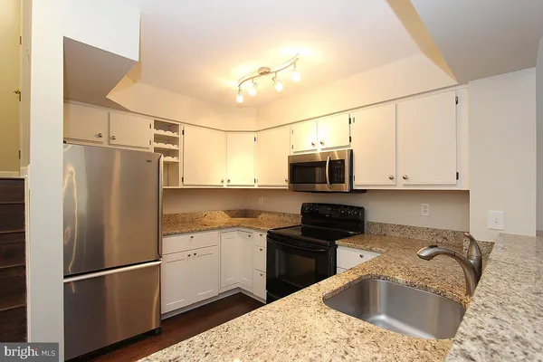 $2,475 | 18112 Windsor Hill Drive, Unit 104A, Olney, MD 20832