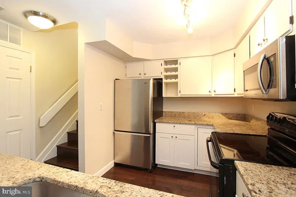 $2,475 | 18112 Windsor Hill Drive, Unit 104A, Olney, MD 20832