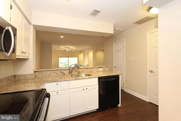 $2,475 | 18112 Windsor Hill Drive, Unit 104A, Olney, MD 20832