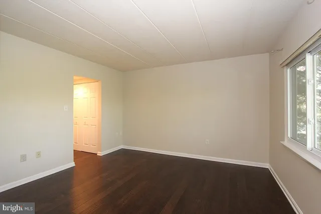 $2,500 | 18112 Windsor Hill Drive, Unit 104A, Olney, MD 20832