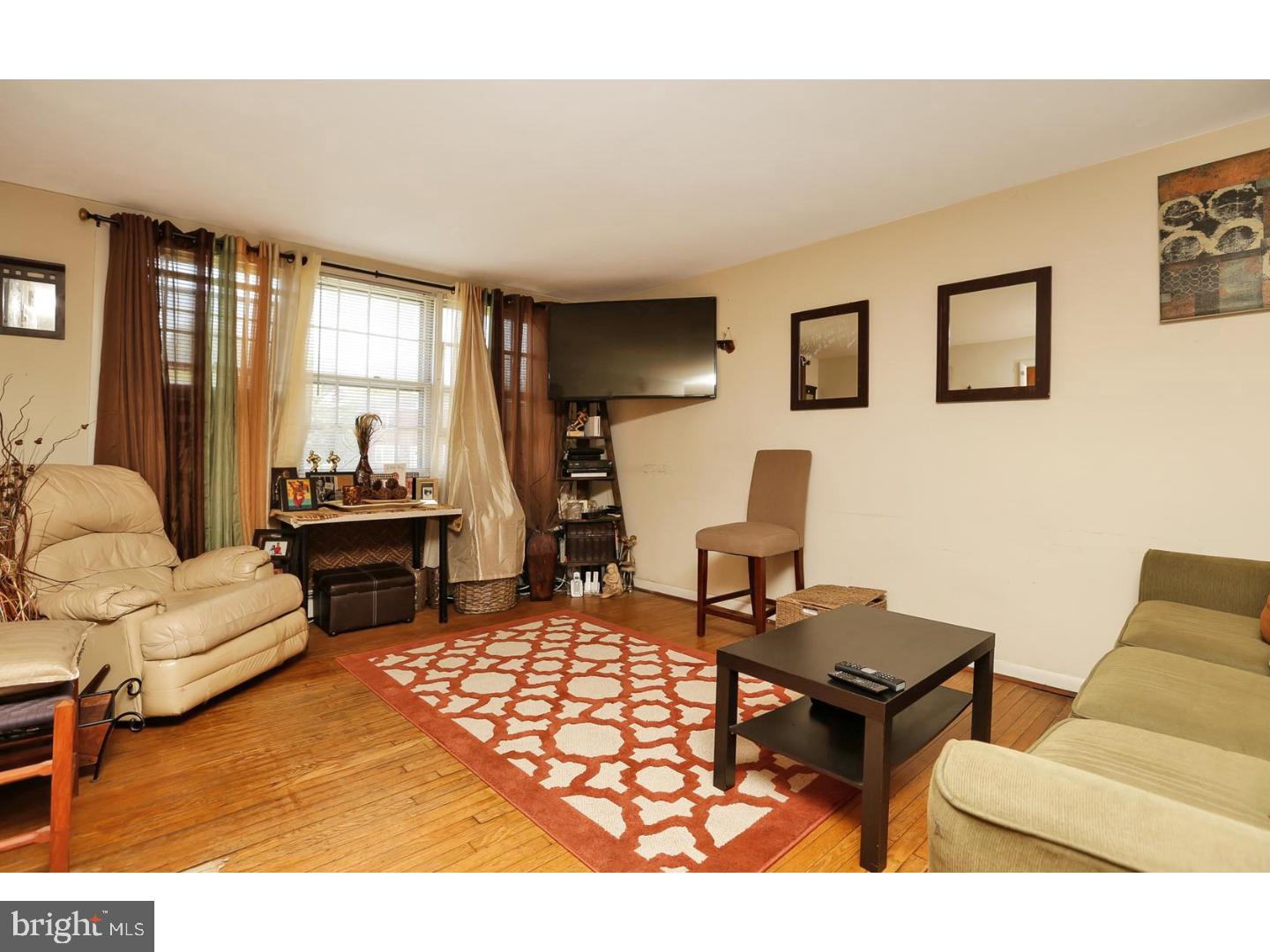 7804 Winston Road Philadelphia, PA 19118 - Photo 3 of 5