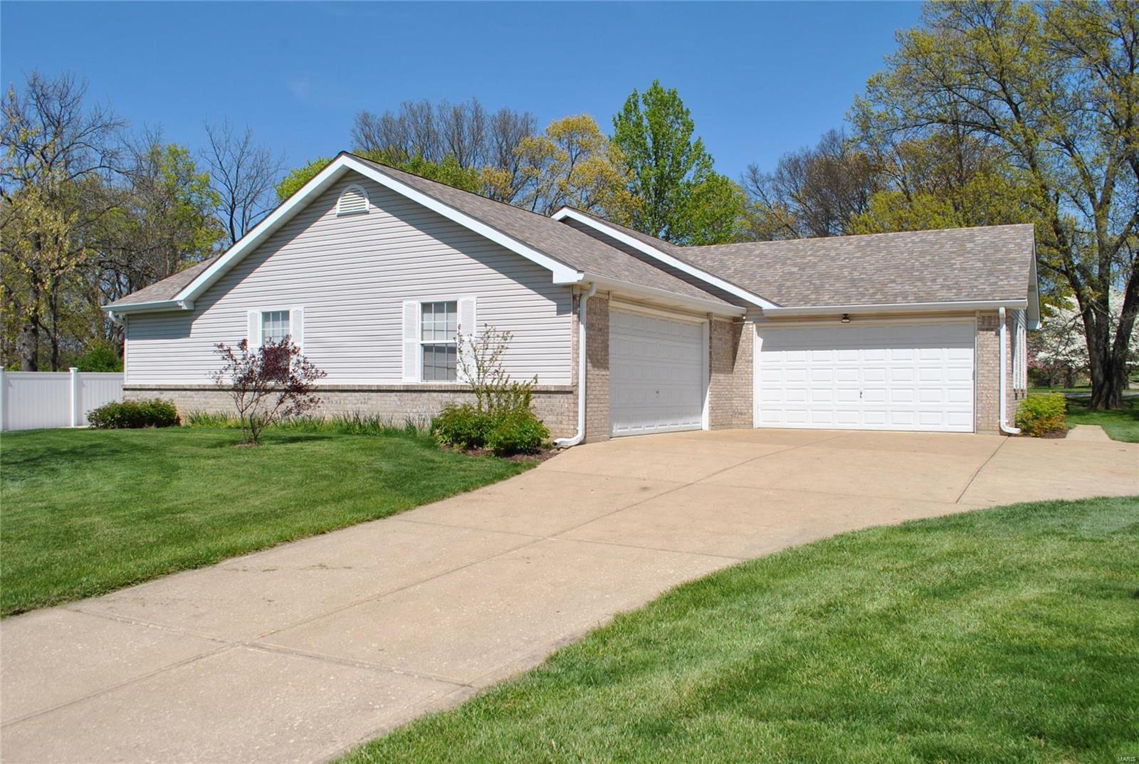 3387 Fee Fee Road Bridgeton, MO 63044 - Photo 4 of 43 Gallery Image 4