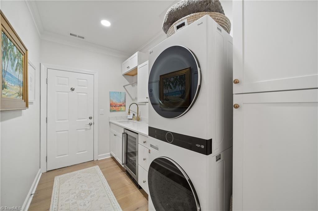 127 Wellesborough Road Winston-Salem, NC 27104 - Photo 39 of 50 Hall Bath