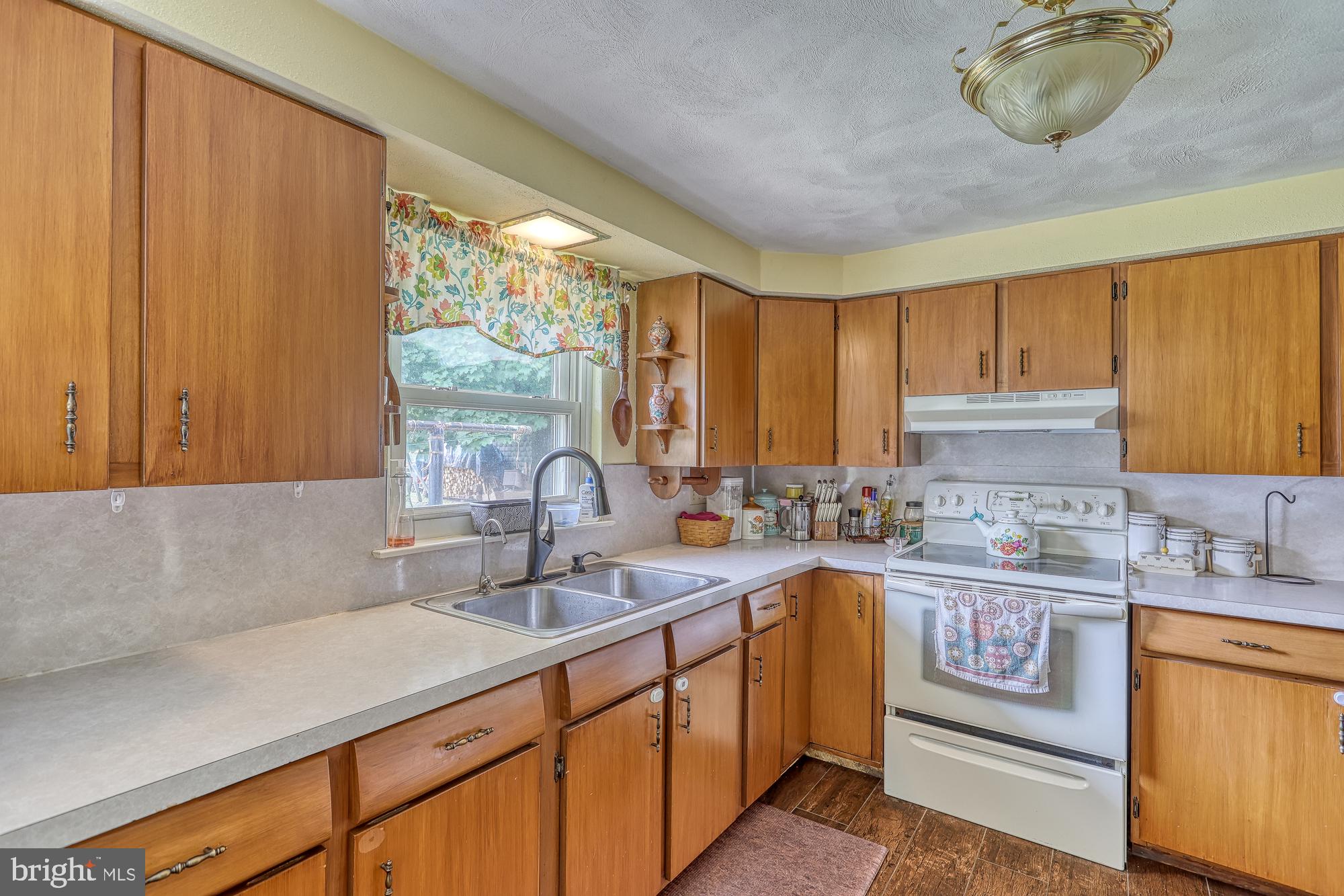 160 Homeland Road York, PA 17403 - Photo 8 of 44