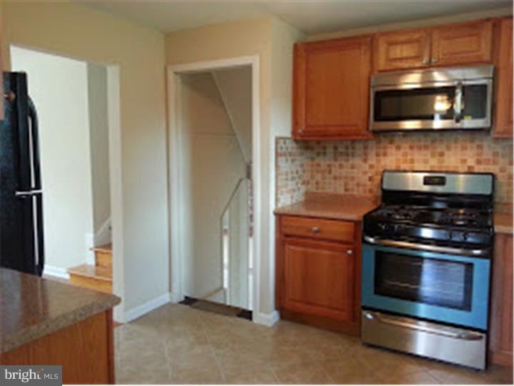 232 Willers Road Aston, PA 19014 - Photo 7 of 25 Kitchen