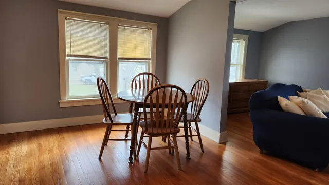 $1,400 | 228 South Church Street, Unit 1, Wauconda, IL 60084