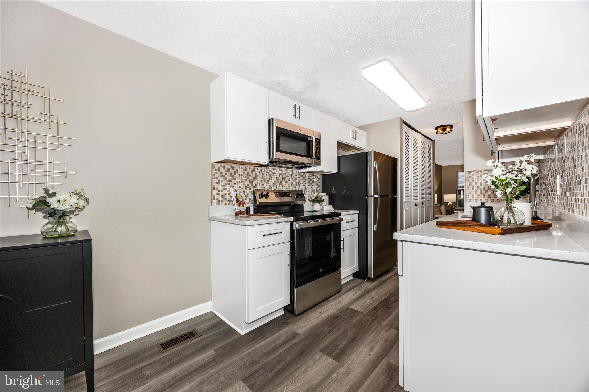 308 Heather Ridge Drive Frederick, MD 21702 - Photo 13 of 35 Light Filled Kitchen